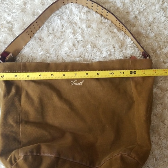 Fossil Fark Camel Shoulder Bag. - Picture 8 of 8